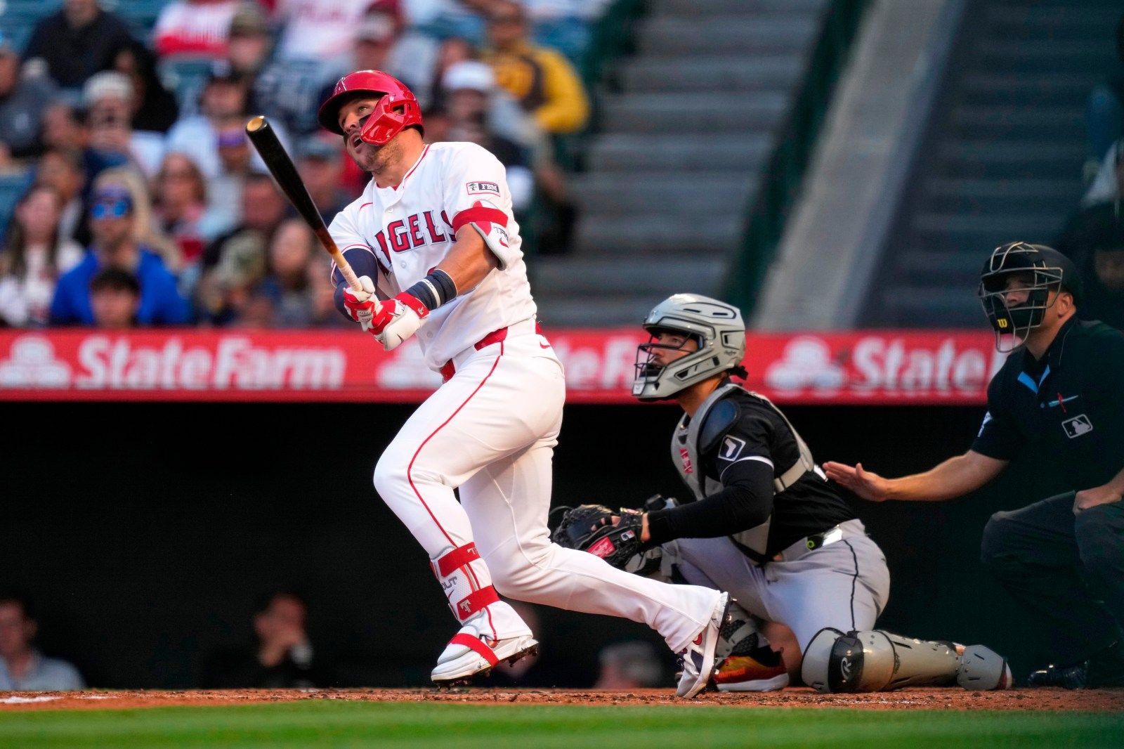 Zach Neto's Tie-Breaking Home Run Lifts Angels to 4-3 Victory Over Chicago White Sox