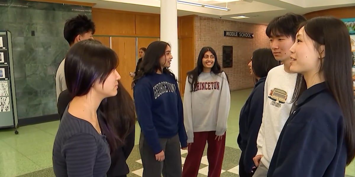 Long Island High School Graduates 21 Valedictorians With Perfect GPAs Due to Unweighted System