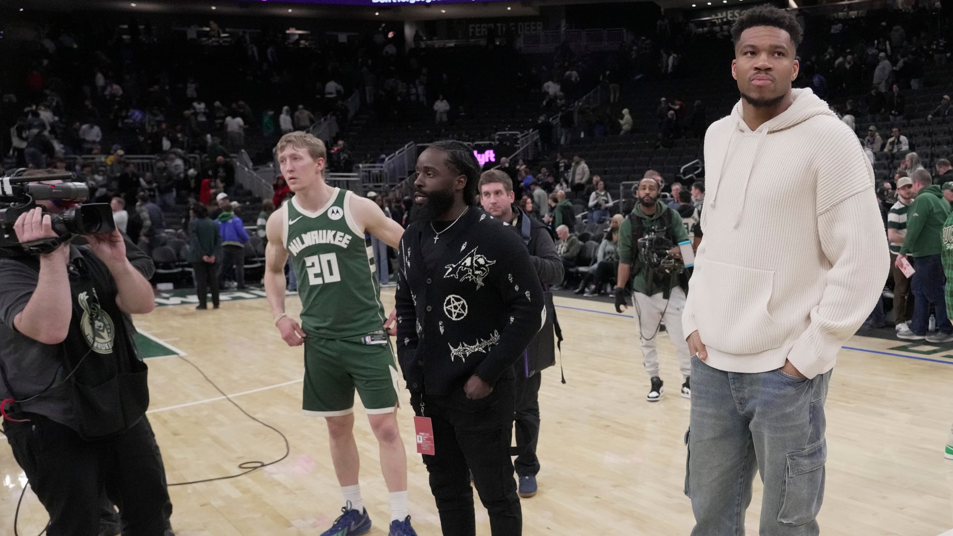 Giannis Antetokounmpo determined to play again after knee injury sustained in pregame workout