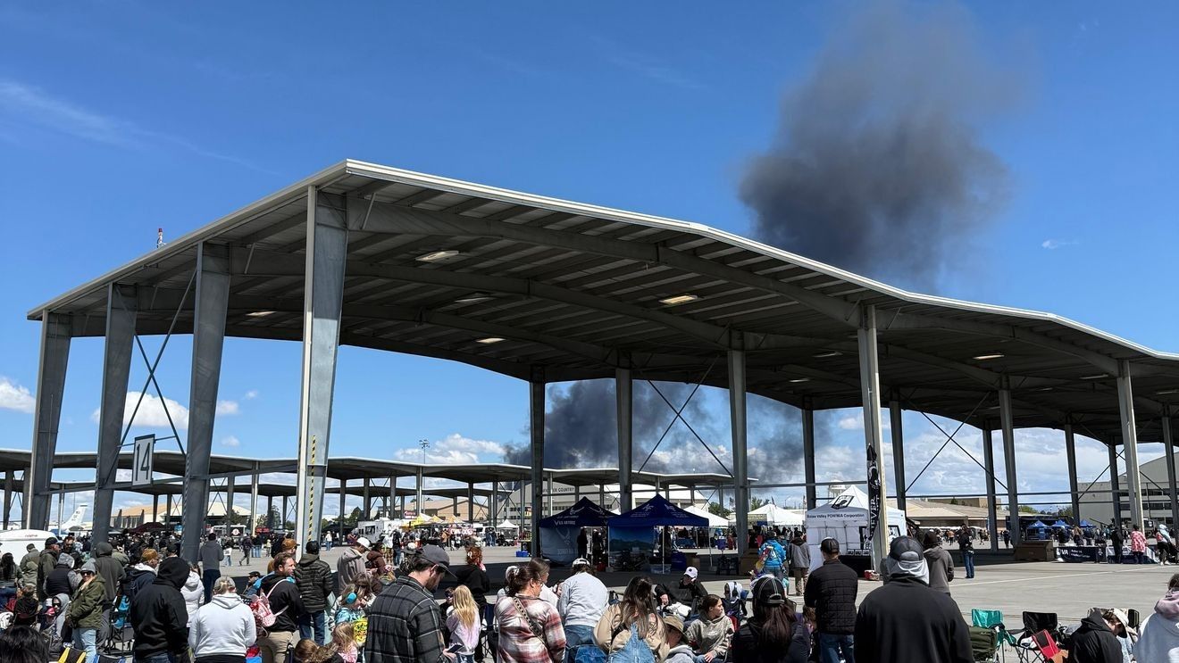 U.S. Navy Growler Jets Collide Mid-Air at Idaho Air Show, All Four Crew Eject Safely