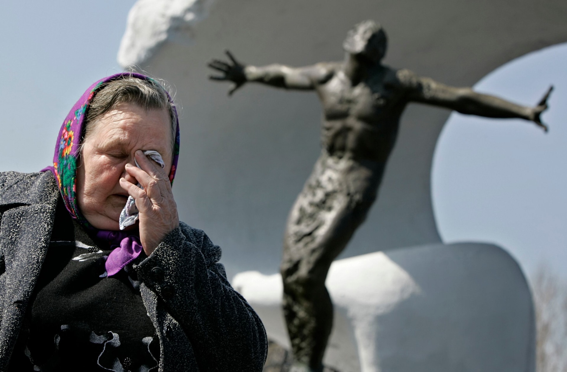 The Associated Press has been republishing a story from 1986 that led to the discovery of early Chernobyl victims buried