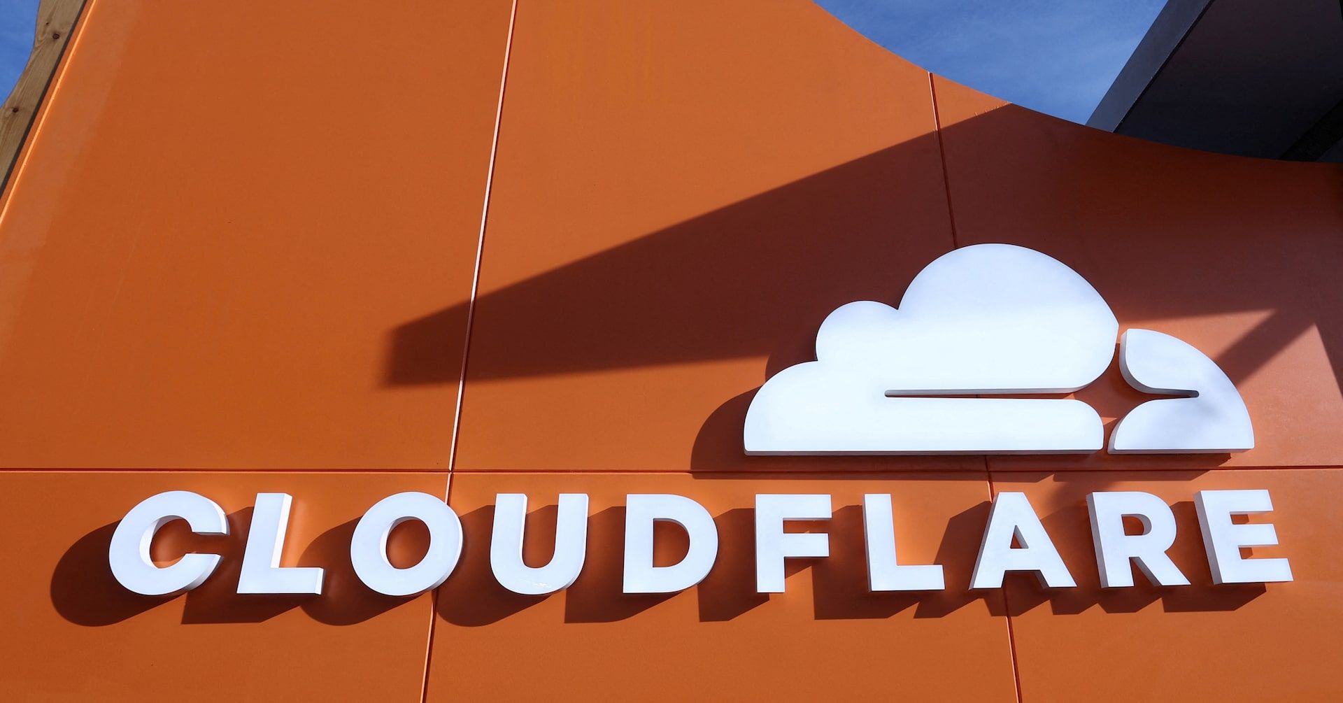 Cloudflare Cuts 1,100 Jobs for AI Transformation; Shares Fall Despite Beating Earnings