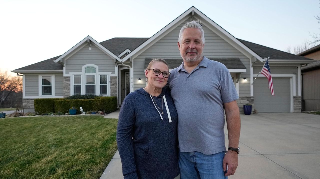 Iran War Fallout Pushes Mortgage Rates Up Despite Otherwise Favorable Housing Market Trends