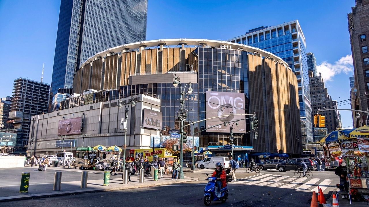 51-year-old dies after falling from elevated position during Goose concert at Madison Square Garden