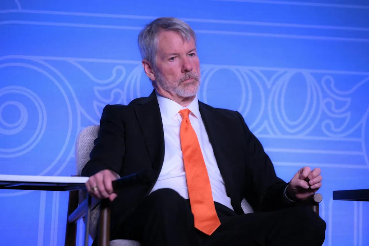 Strategy Sells 32 Bitcoin for $2.5M to Fund Dividends; Stock Dips 5%