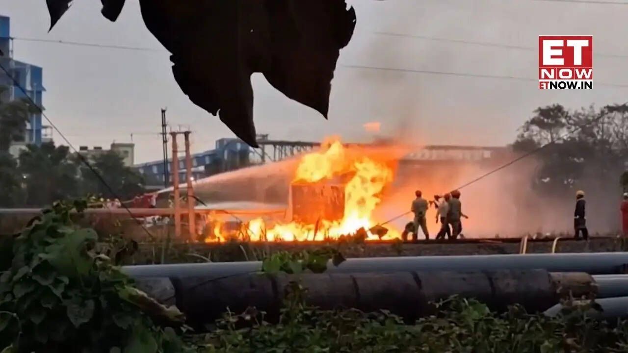 Naphtha Pipeline Fire at Haldia Refinery Injures 15 Workers; Investigation Underway