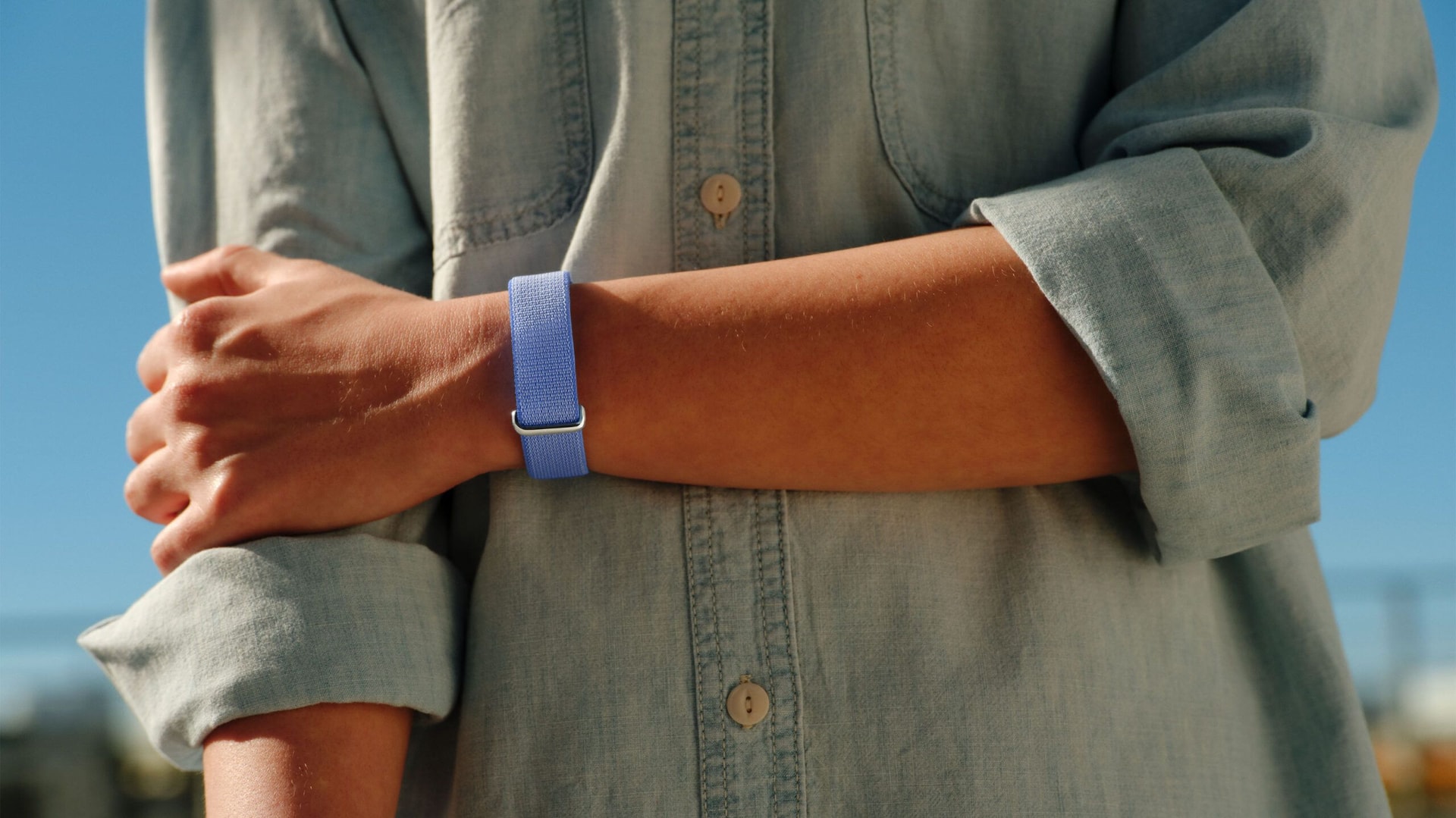 Google Launches Fitbit Air: A Screenless Fitness Tracker for 24/7 AI-Powered Health Monitoring.