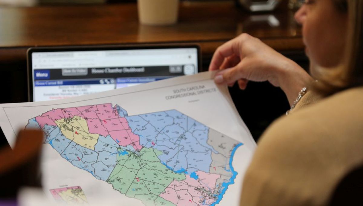 South Carolina Senate Rejects Trump-Backed Redistricting Plan as Early Voting Begins, Preserving Current Districts.