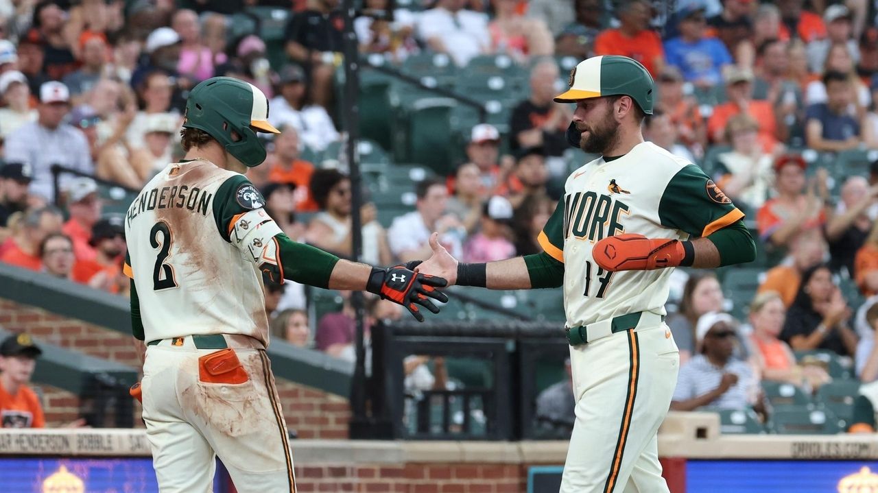 Gunnar Henderson Hits 100th Career Homer as Orioles Extend Win Streak to Five