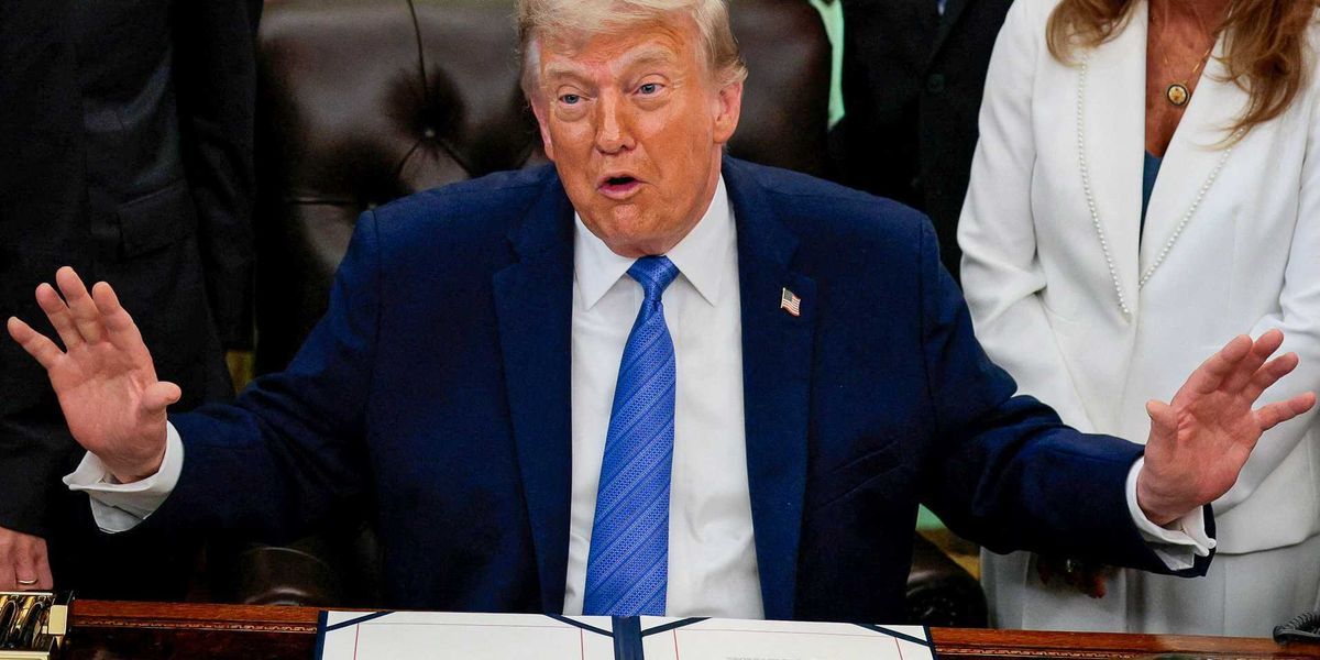 Trump Pulls Back Iran Strike Threats, Seeks Deal While Tehran's Approval Remains Unconfirmed