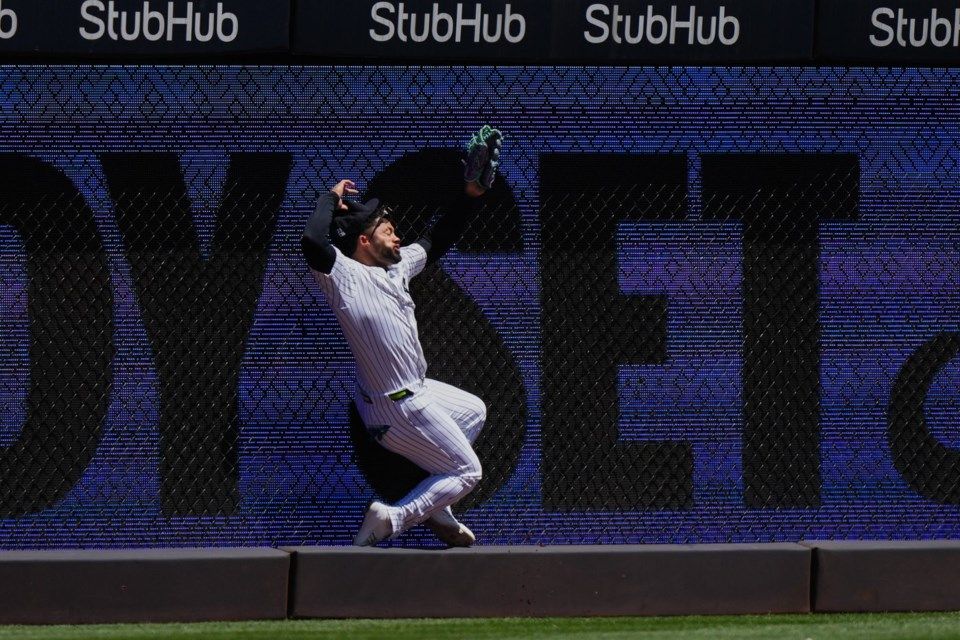 Jasson Domínguez suffers AC sprain, Yankees promote top prospect Spencer Jones to fill outfield void
