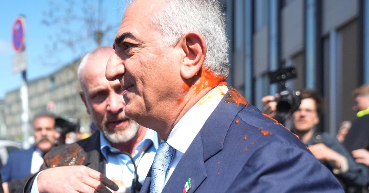 Exiled Crown Prince Reza Pahlavi Attacked with Red Liquid Outside Berlin Press Conference After Criticizing Ceasefire