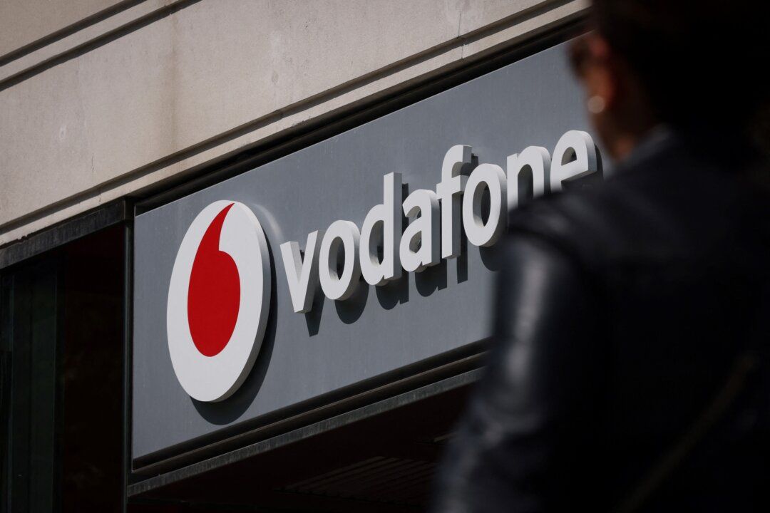 Vodafone Australia customers disrupted by widespread network outage, impacting calls, texts, and mobile data