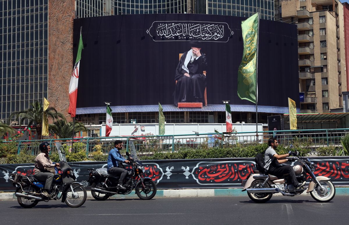 US-Iran Draft MoU Outlines $300 Billion Package Tied to Nuclear Compliance