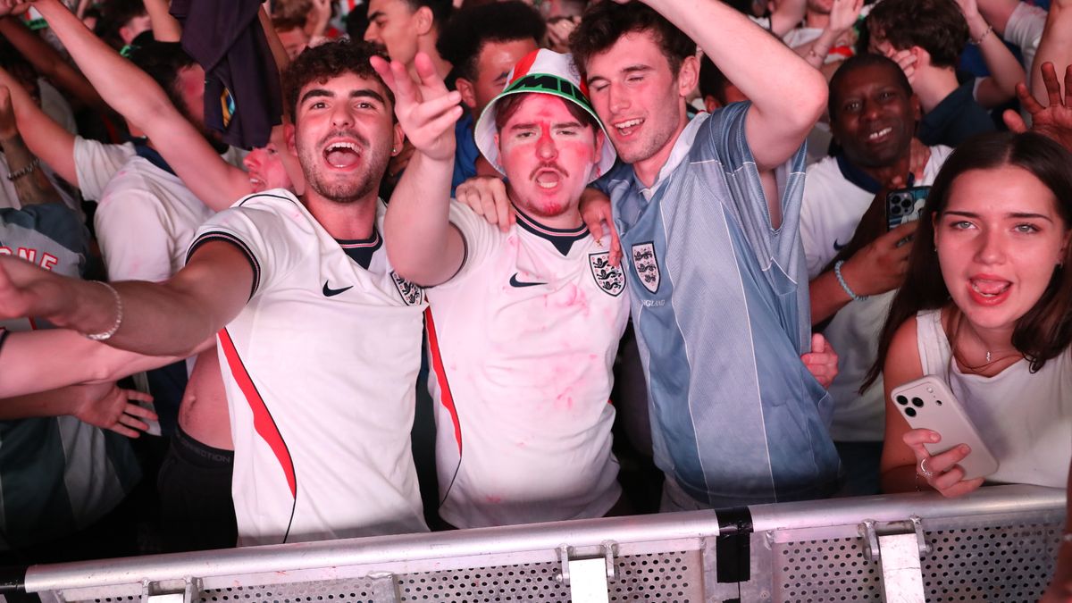 England Secures Dramatic World Cup Quarter-Final Spot After Thrilling 3-2 Win Over Mexico