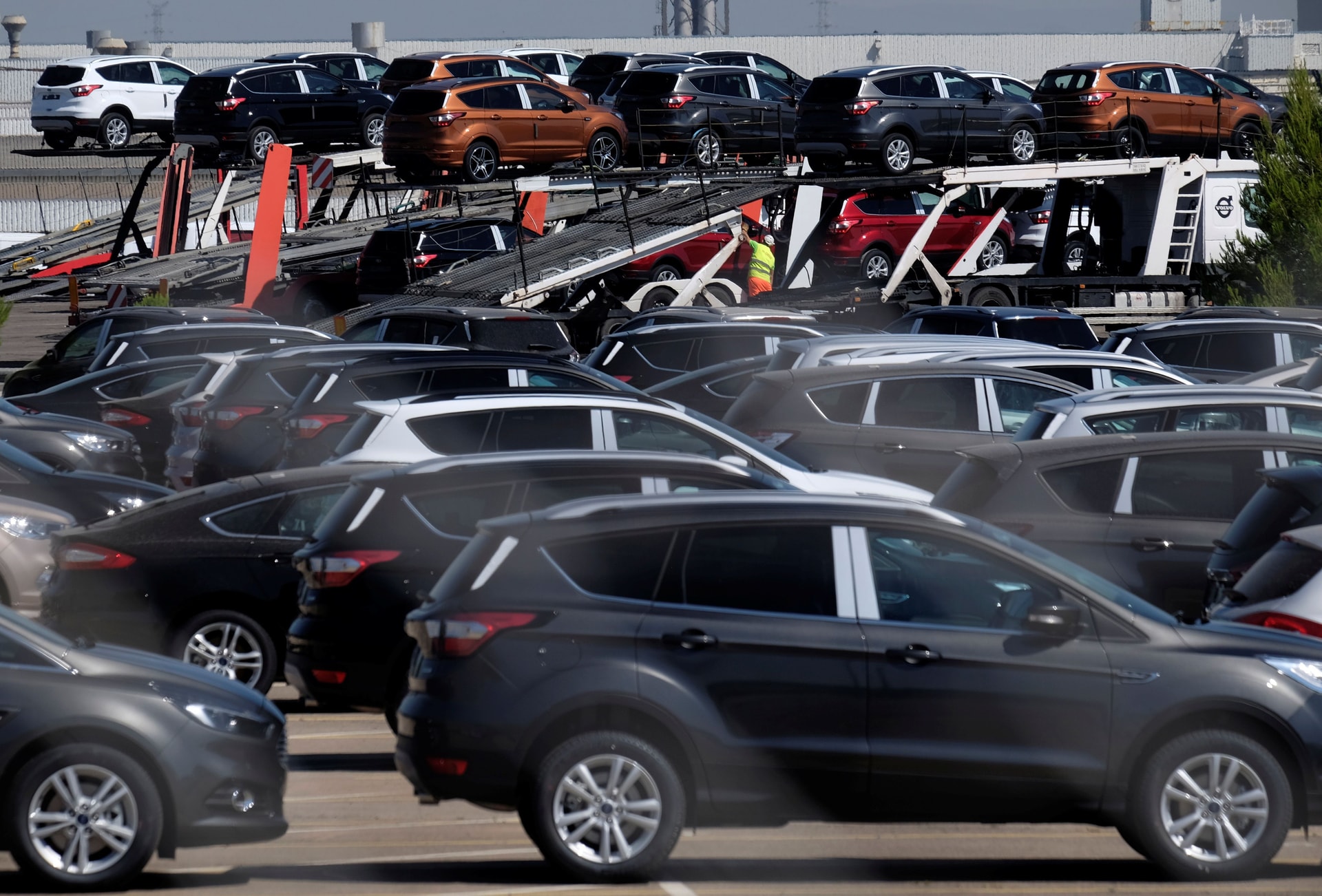 Ford and Geely Announce Valencia JV to Build New Models, Including EVs, From 2027