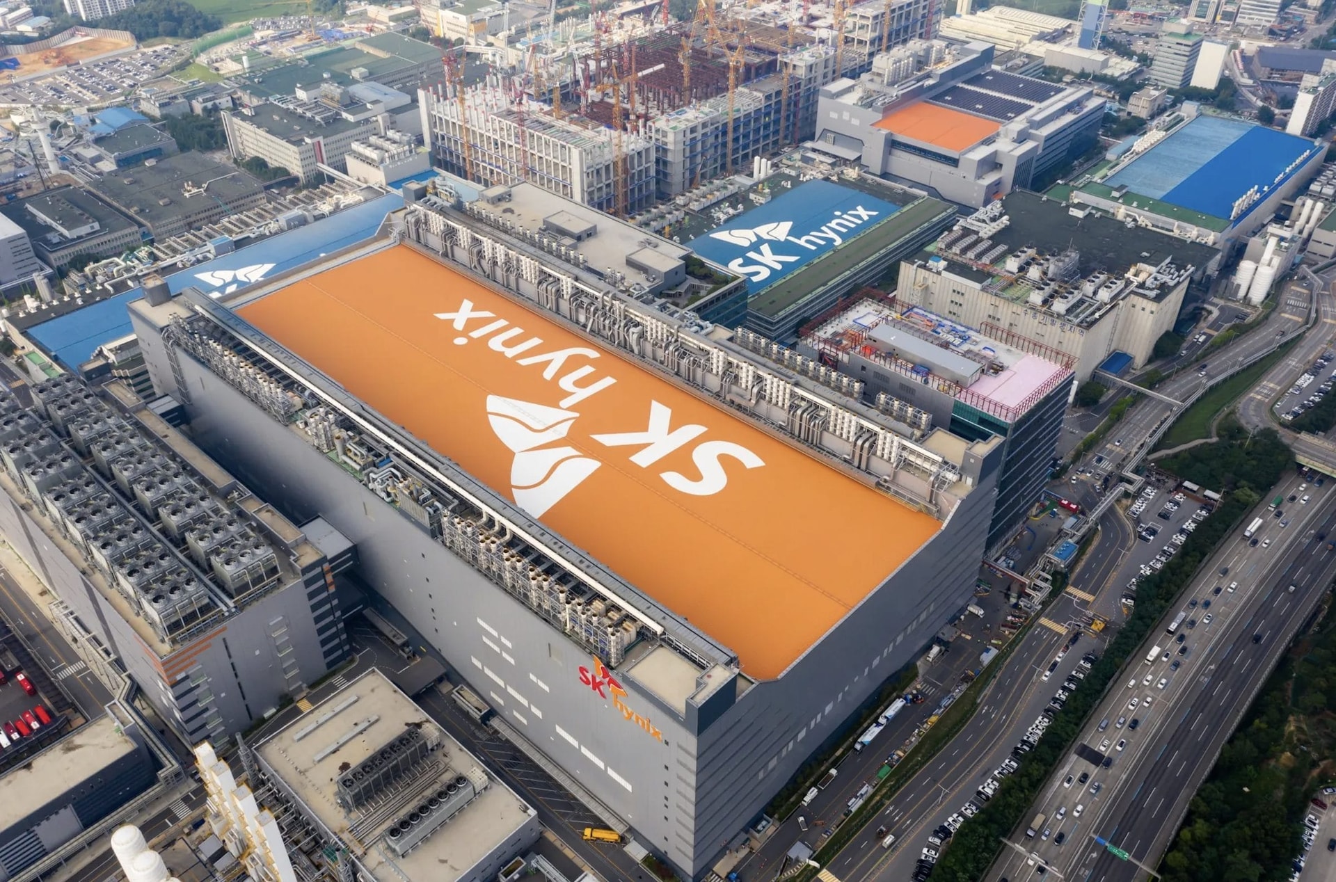 SK Hynix Readies Historic $28 Billion US Listing Amid Surging AI Chip Demand