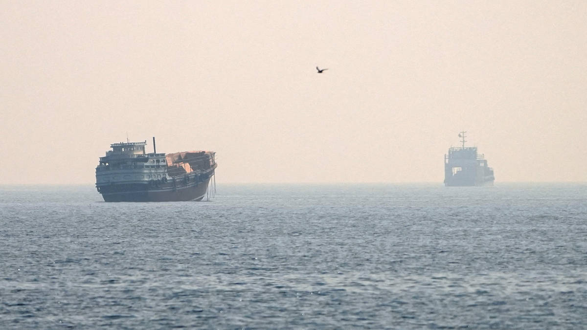 US-Iran Clash Deepens, Threatening Strait of Hormuz After Ship Fire and Retaliatory Strikes