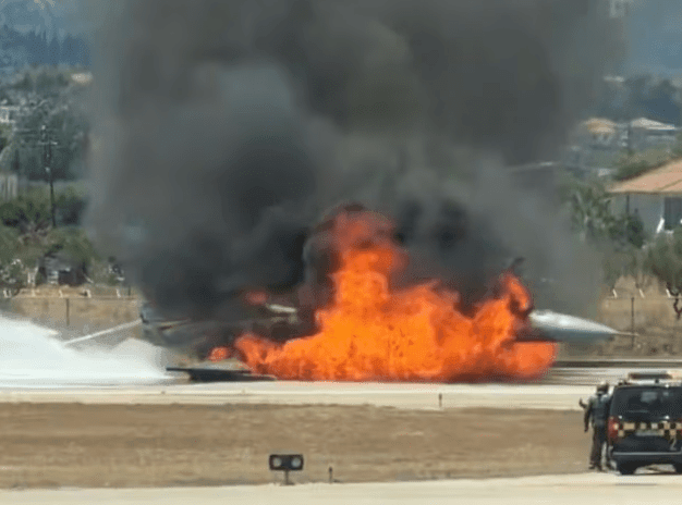 Hellenic F-16 emergency lands in Zakynthos, catches fire, disrupting all airport flights