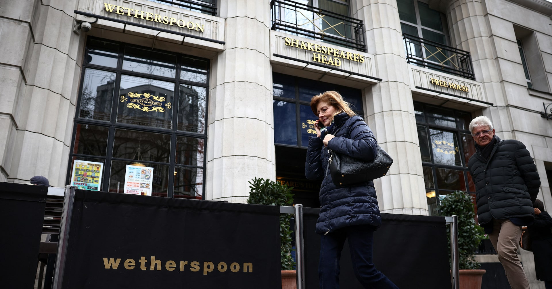 Wetherspoon Warns Full-Year Profits Will Miss Forecasts Amid Rising Costs