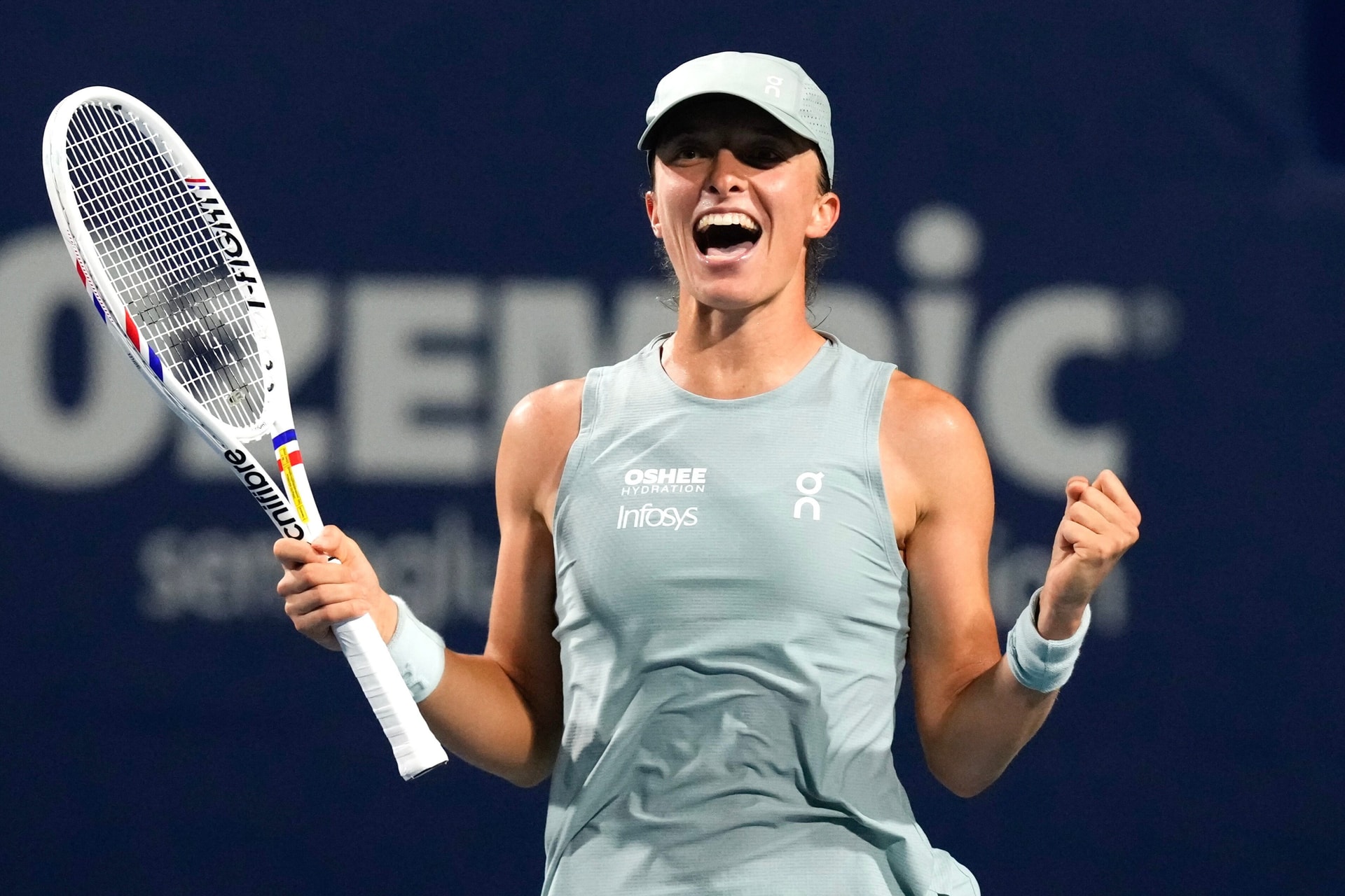Fresh from her Toronto victory, Iga Swiatek secures first-round win at Cincinnati Open.