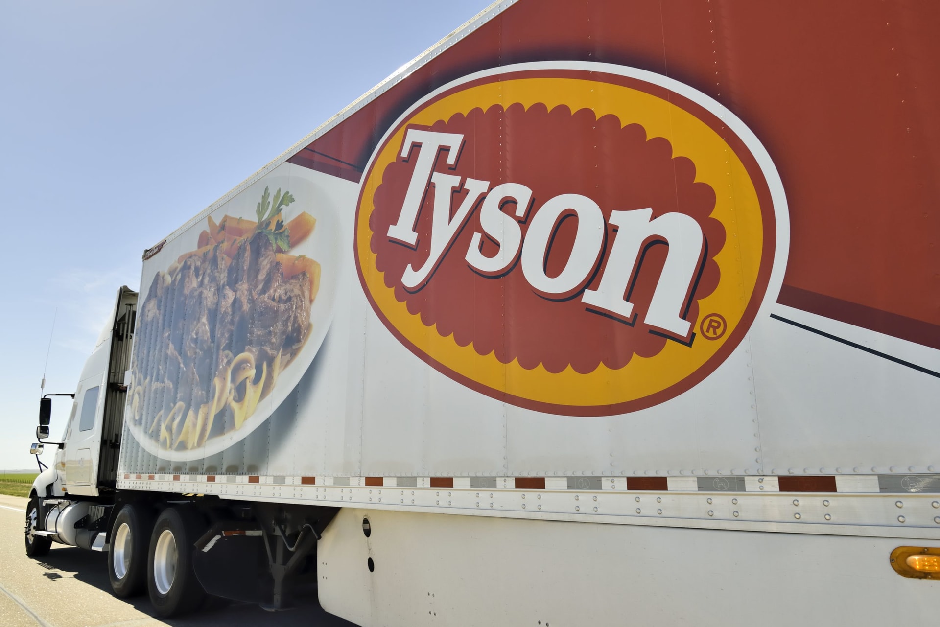 Tyson Foods Restructures Beef Operations, Closing Three Plants Amid US Cattle Shortage