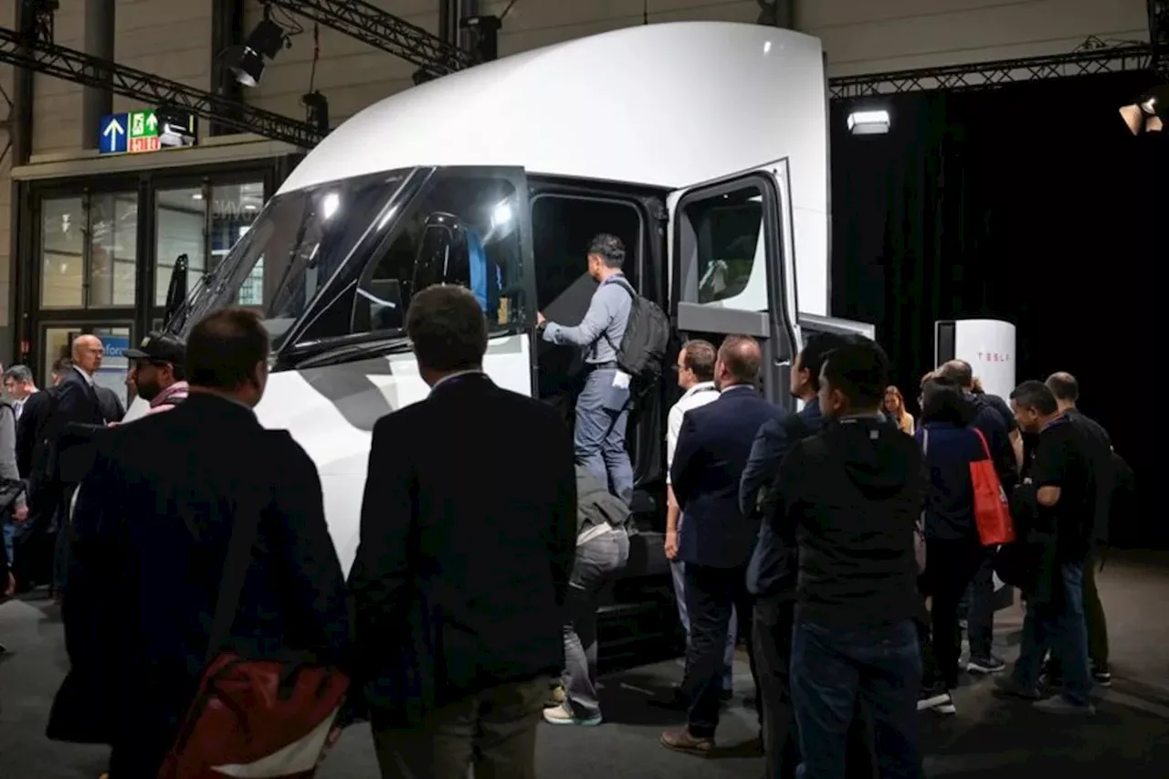 Einride Plans Major North American Expansion with 500 Tesla Semi Trucks