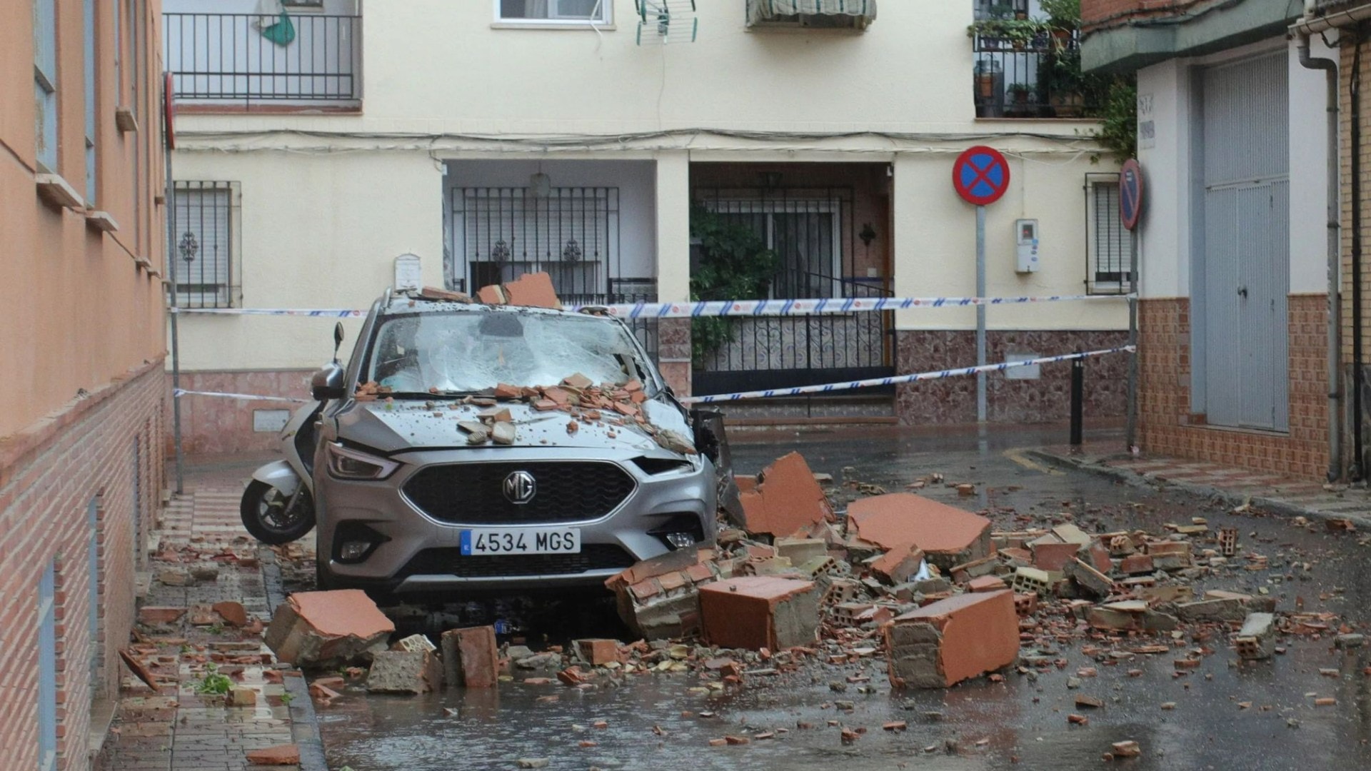 Granada Region Shaken by Major Earthquakes; Building Collapses Amid Ongoing Seismic Activity