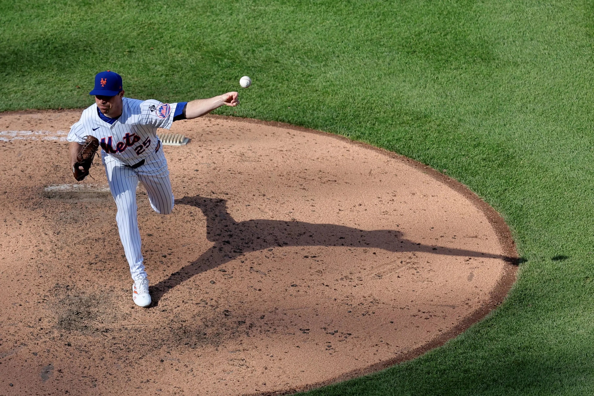 Mets trade reliever Brooks Raley to rival Phillies for two prospects, reshaping bullpens at deadline