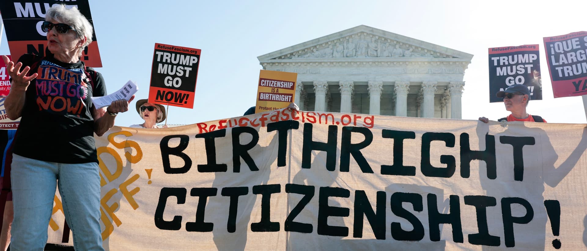 Judge Blocks Trump's Birthright Citizenship Orders