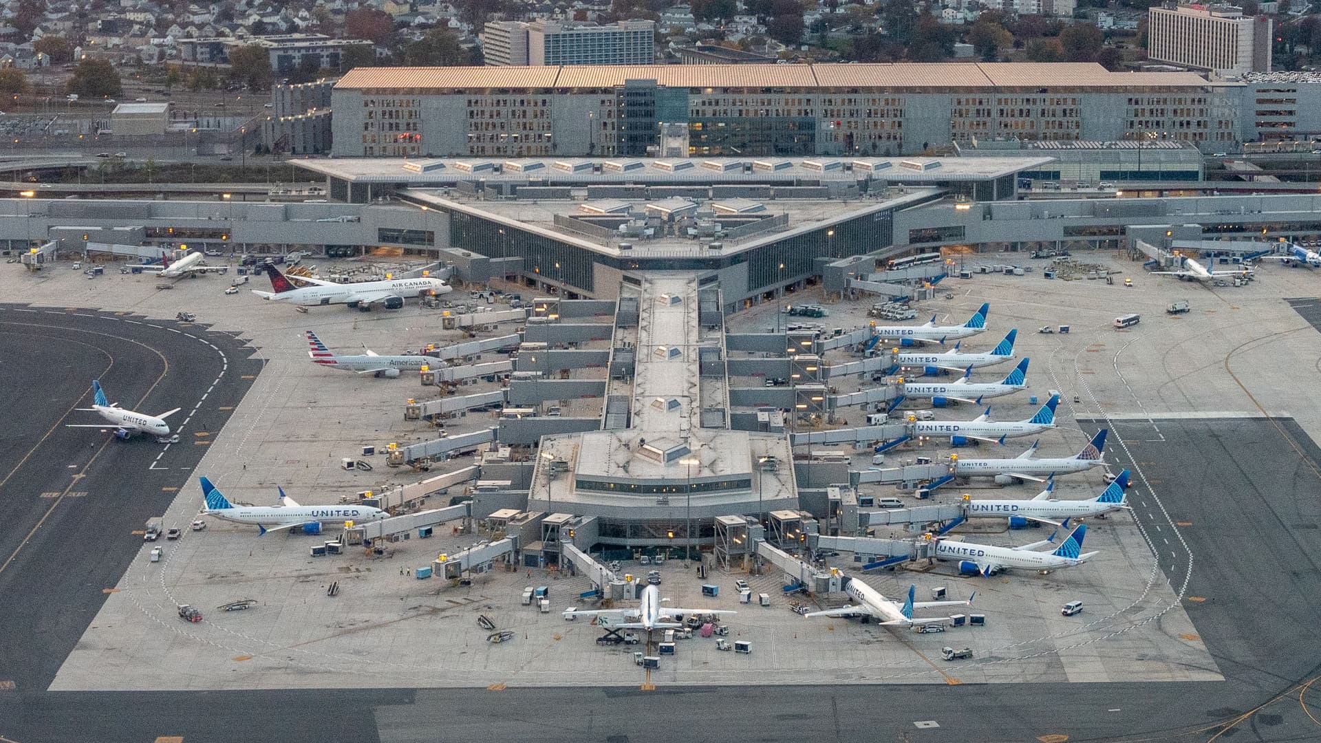 Northeast flights resume following a major FAA telecommunications outage and severed backup line.