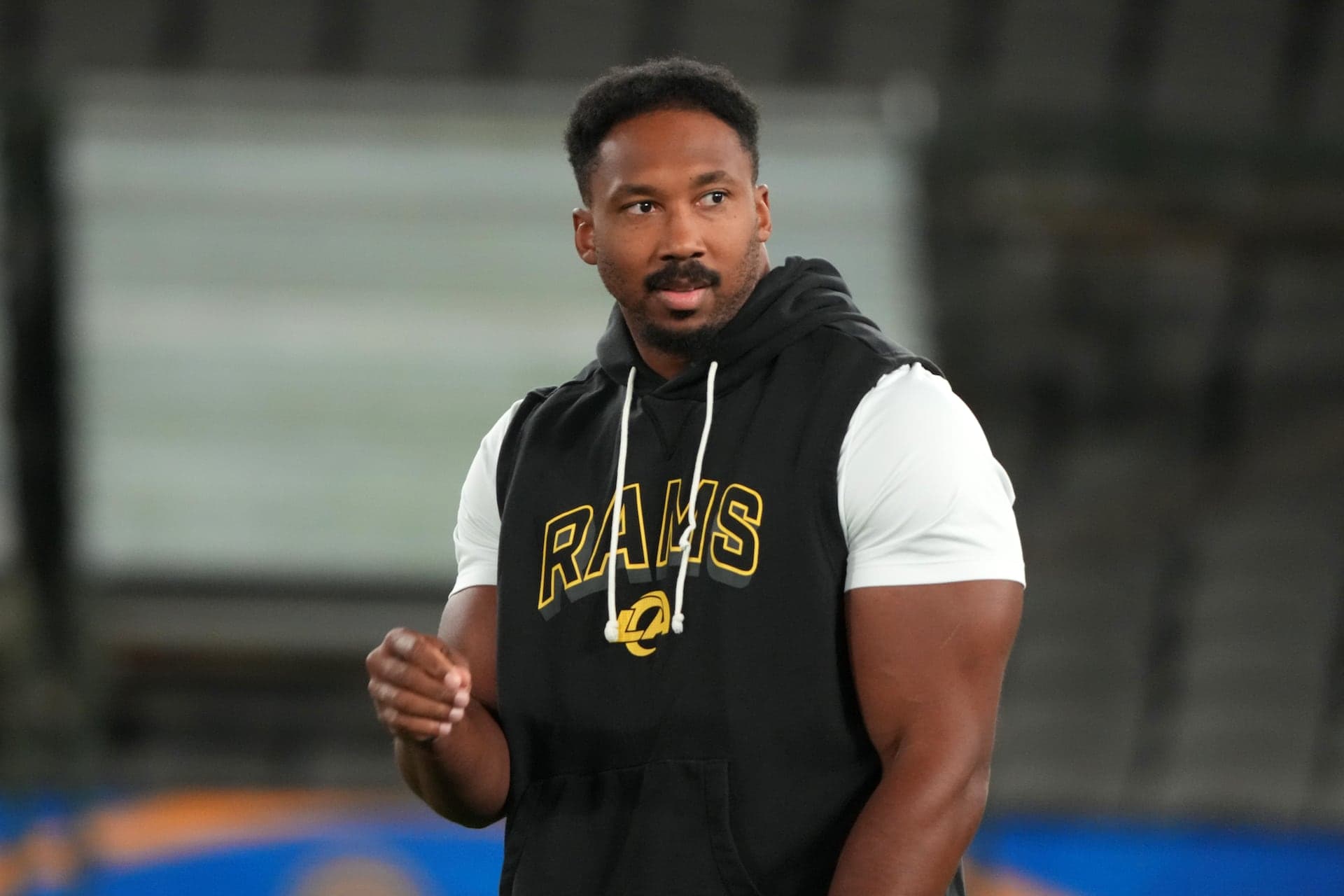 Rams Defensive End Myles Garrett Faces Six-Week Recovery Following Knee Surgery