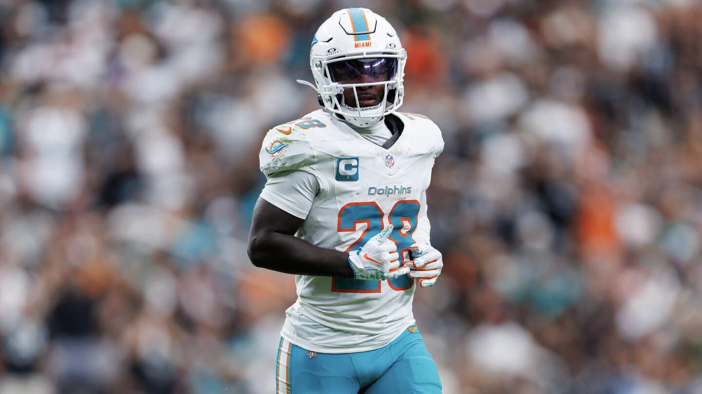 Miami Dolphins Running Back De'Von Achane Questionable With Knee Injury