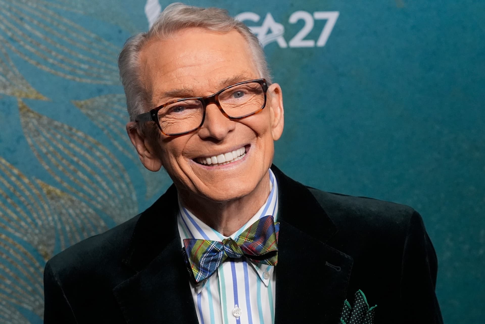 Bob Mackie, Legendary Fashion and Costume Designer Known as Sultan of Sequins, Dies at 87