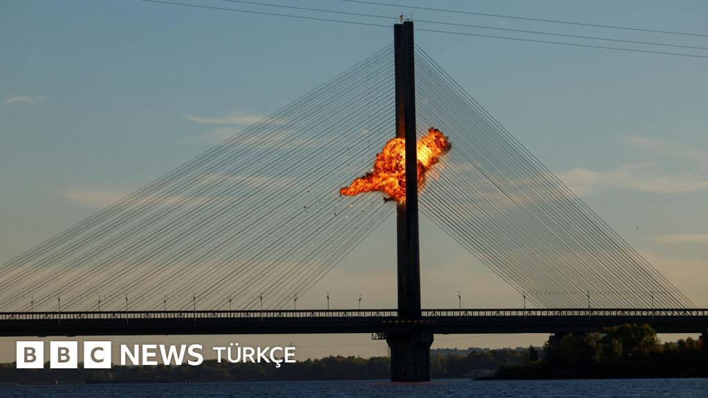 Russian strikes hit two Kyiv bridges, prompting authorities to close five crossings.