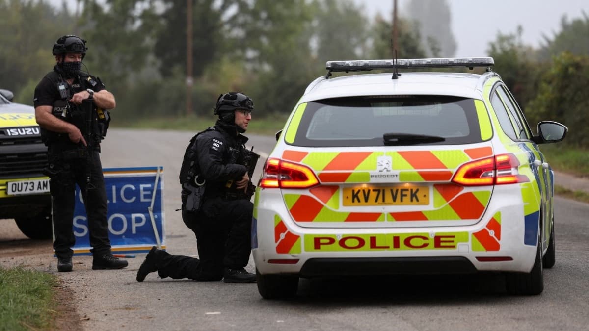 Counterterrorism Police Arrest Dual National Over Security Incident Near RAF Fairford